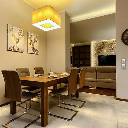 Circum Apartment *